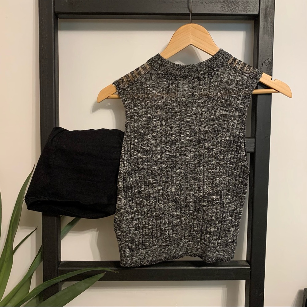 (20% off 3+!) H&M Fine knit tank top. Cropped & light weight